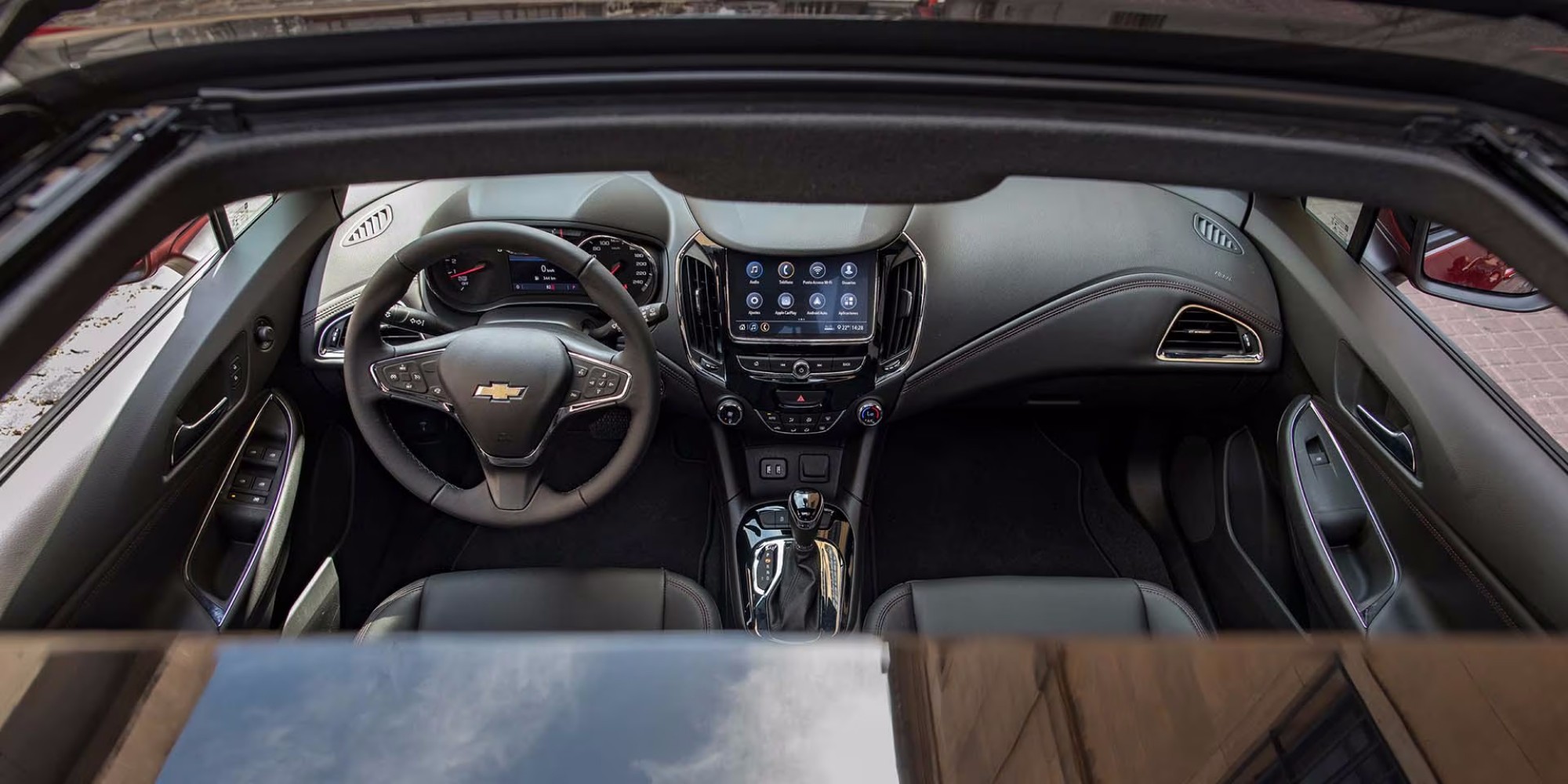Chevrolet Cruze RS vista alta del interior